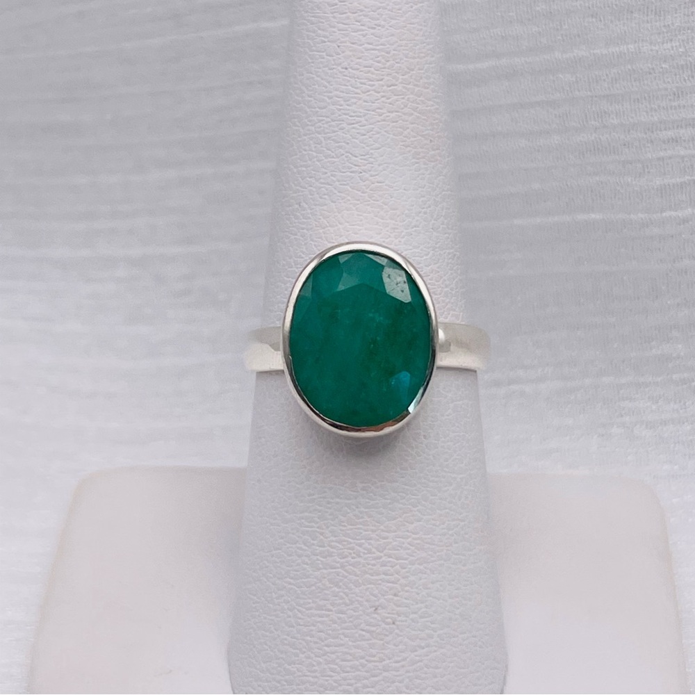 Emerald Faceted Oval S925 Ring